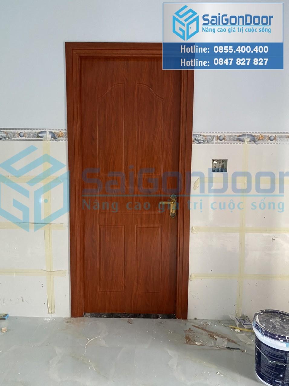 Mẫu cửa gỗ composite loại cao cấp luxury