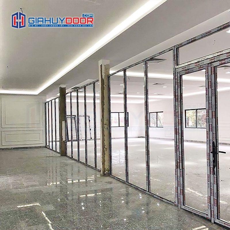 Vách kính chống cháy VCC 13