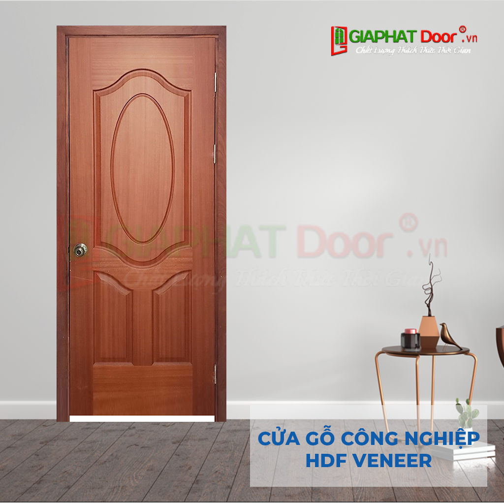 Cửa gỗ 1 cánh HDF Veneer với kiểu dáng giống cửa HDF sơn màu nhưng bề mặt lại phủ lớp vân gỗ đẹp