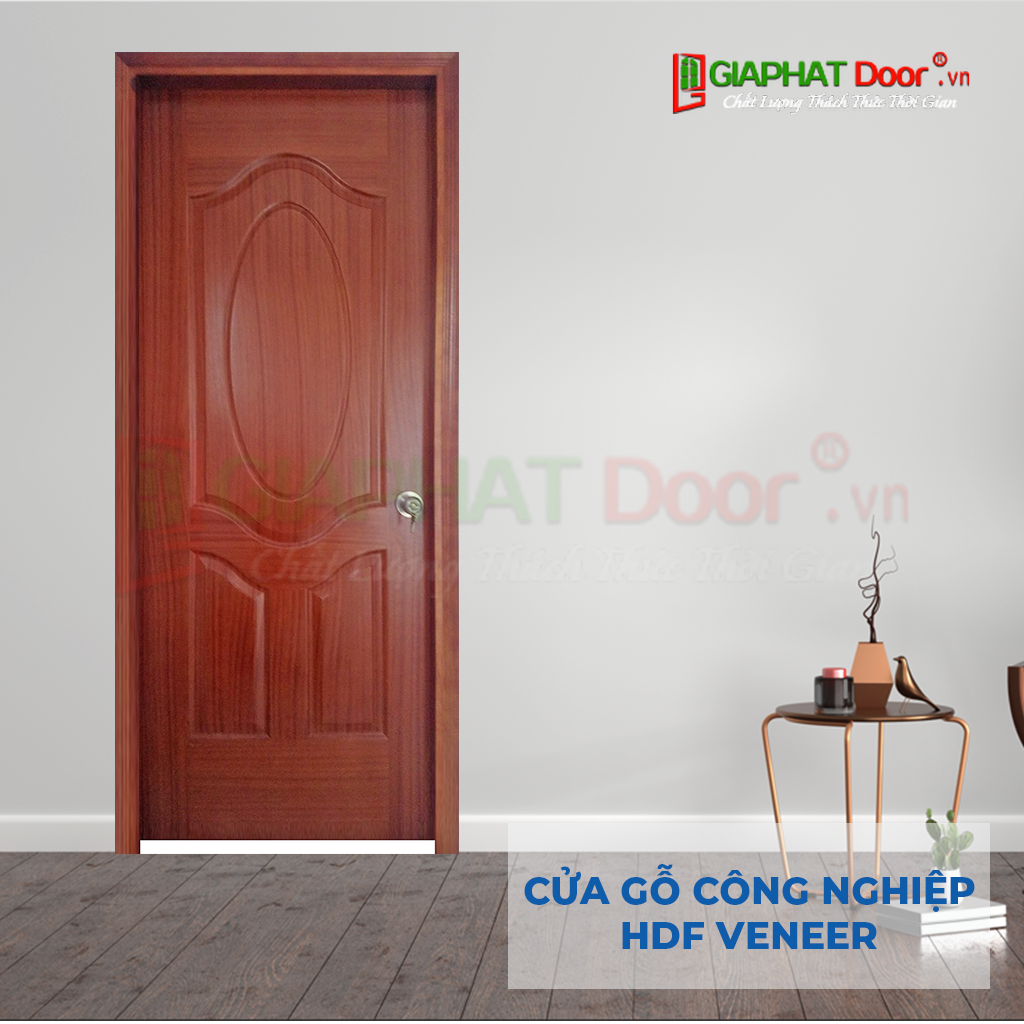 Cửa gỗ HDF Veneer là một loại cửa gỗ công nghiệp giá rẻ với chất liệu HDF an toàn, cao cấp, được phủ bằng lớp veneer mịn, bóng sáng