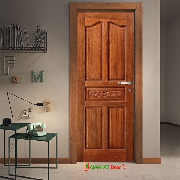 Mẫu Cửa gỗ tự nhiên phong cách cổ điển đẹp cho phòng ngủ