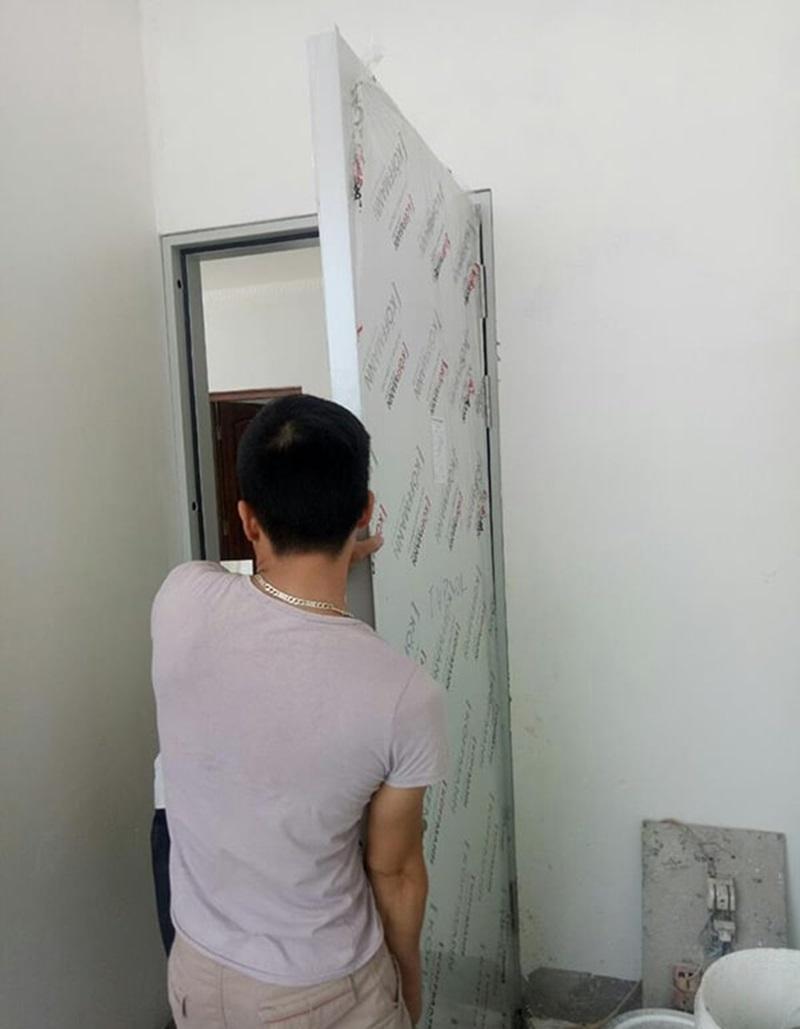 Sản phẩm cửa nhựa gỗ Composite dễ lắp đặt và vệ sinh