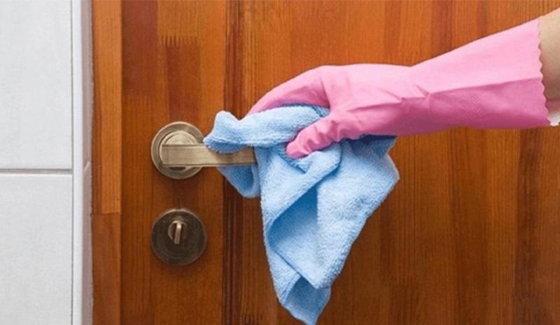 Việc vệ sinh, bảo vệ cửa đơn giản và nhanh chóng