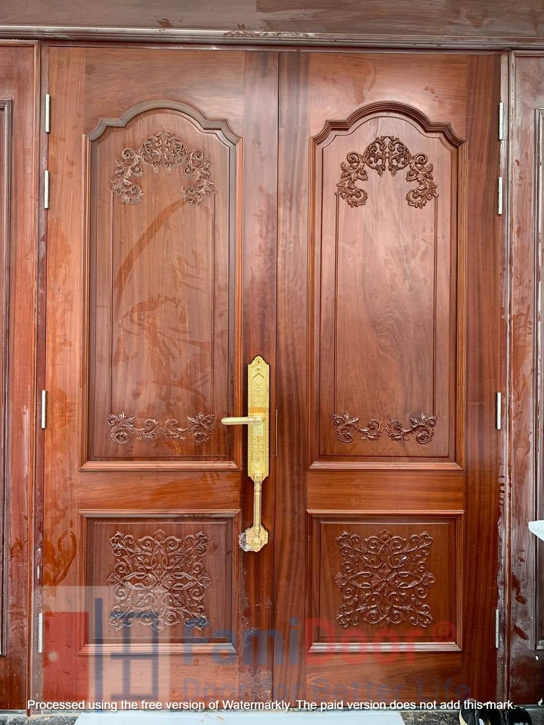 Mẫu cửa 2 cánh đều khoá đồng cho cửa chính