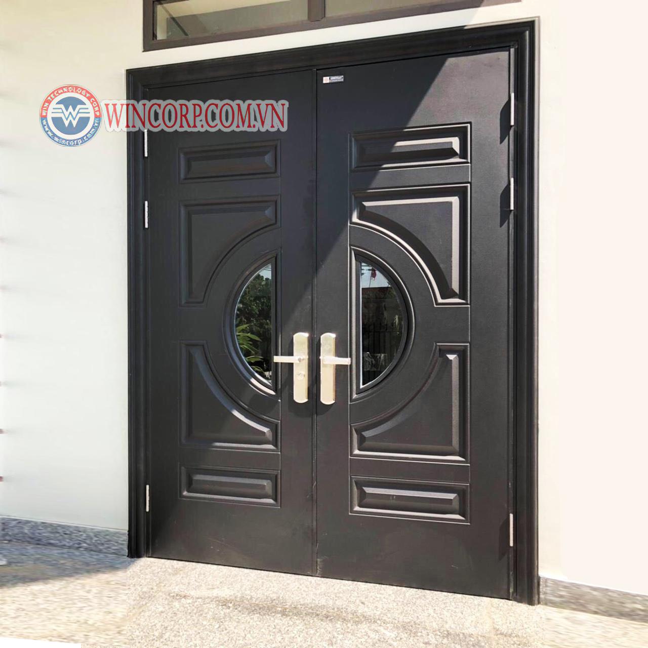 Cửa thép vân gỗ Win 44