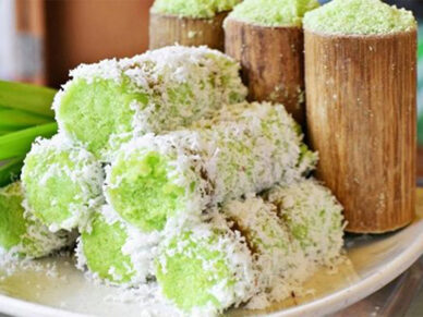 banh com la dua
