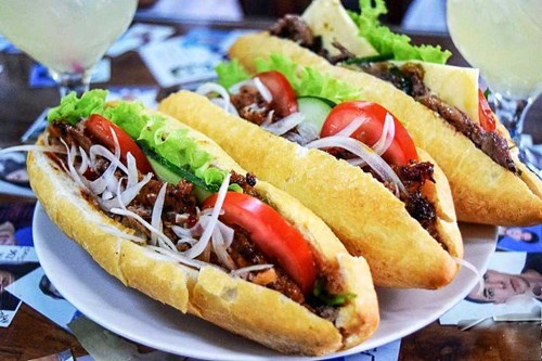 "BÁNH CỐM NGUYÊN NINH – SỨC HẤP DẪN KHÓ CƯỠNG CỦA ẨM THỰC VIỆT CHO DU KHÁCH QUỐC TẾ" 8 p49top nhung dac san viet khien nguoi nuoc ngoai me khong the cuong lai 2