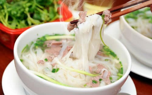 "BÁNH CỐM NGUYÊN NINH – SỨC HẤP DẪN KHÓ CƯỠNG CỦA ẨM THỰC VIỆT CHO DU KHÁCH QUỐC TẾ" 6 p49top nhung dac san viet khien nguoi nuoc ngoai me khong the cuong lai