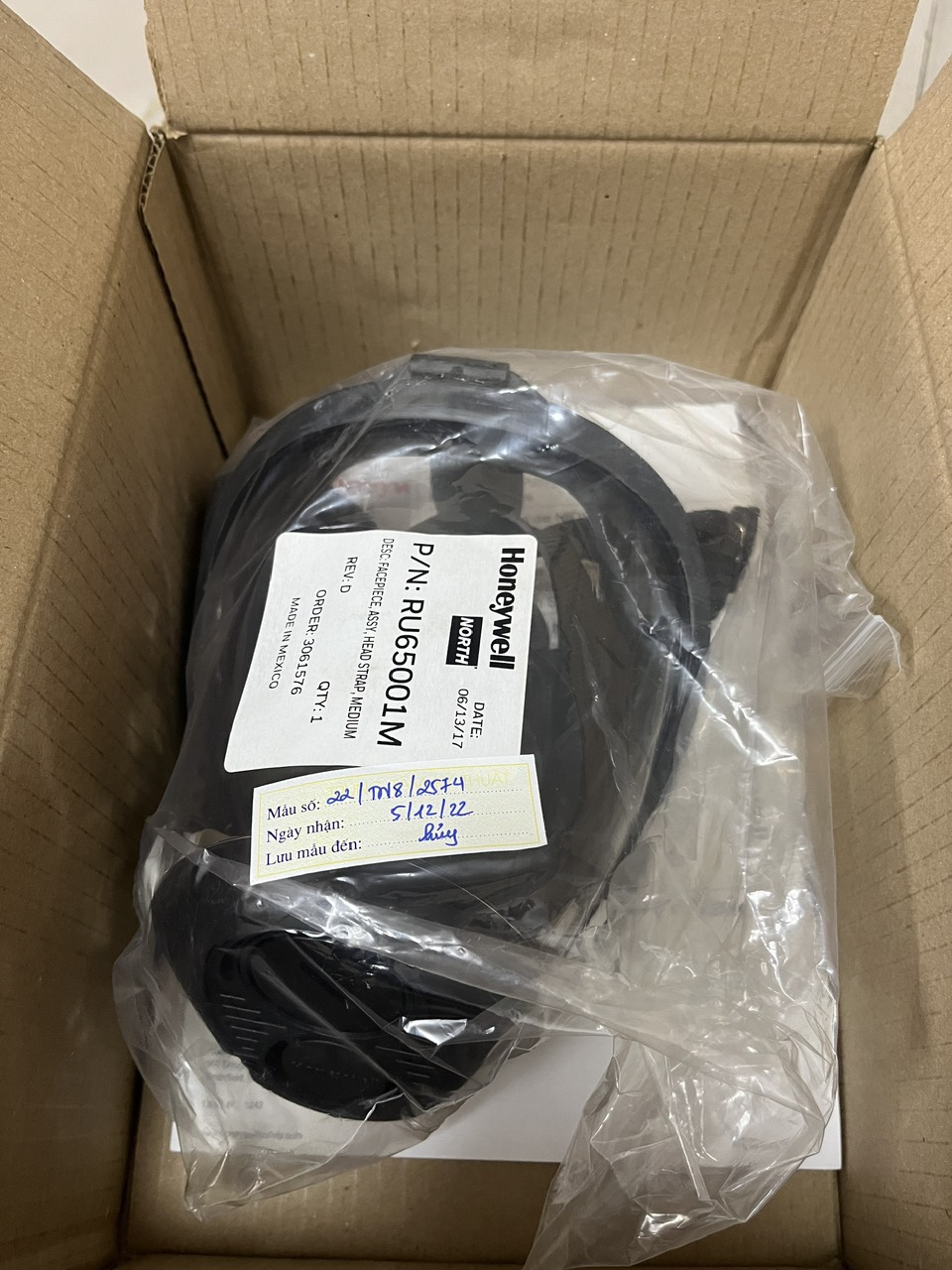 MẶT NẠ NGUYÊN MẶT PHÒNG ĐỘC HONEYWELL RU6500 13 shopdoluong.com-hình ảnh thực tế sản phẩm đã được test thử nghiệm