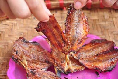 Thưởng thức cá chỉ vàng nướng