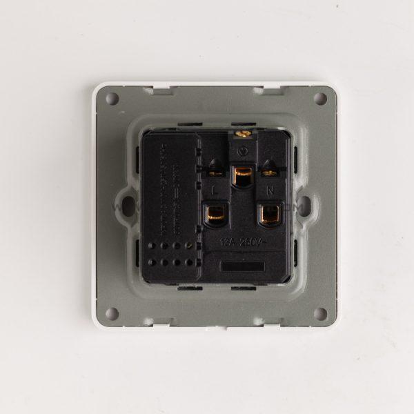 Ổ cắm điện âm tường 5 chấu kết hợp công tắc an toàn và đèn báo DL F21-0021 2 ổ cắm điện âm tường