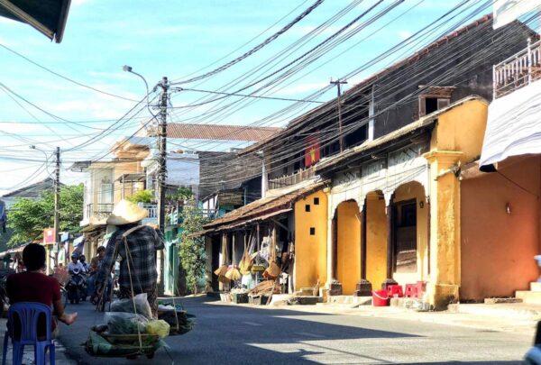 dao buoc quanh pho co bao vinh mot thoi vang bong o dang trong 1 1638713520