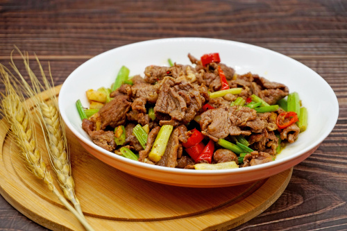 American beef stir-fried with celery 1 bo my xao can