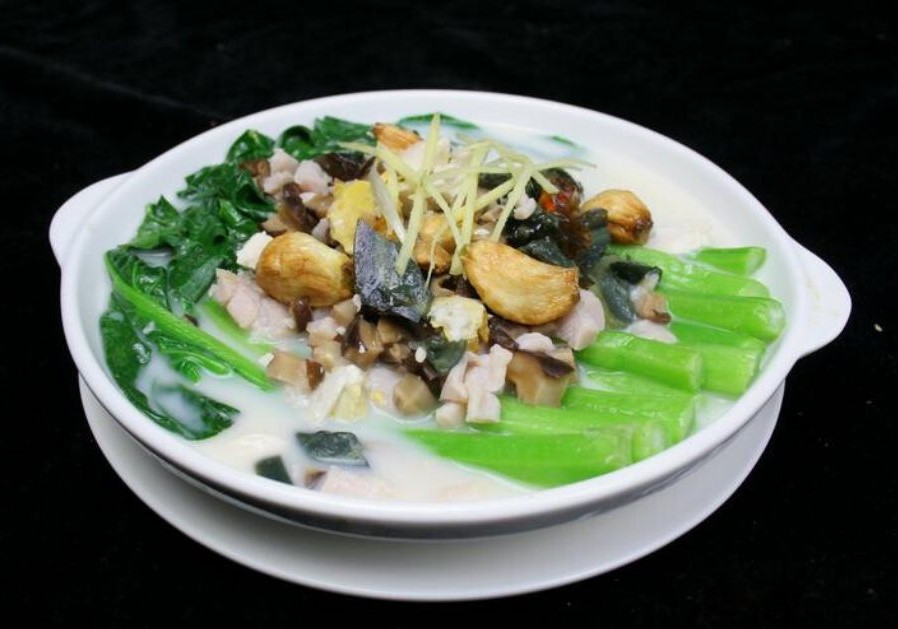 两种蛋上汤蔬菜 1 rau sot hai loai trung