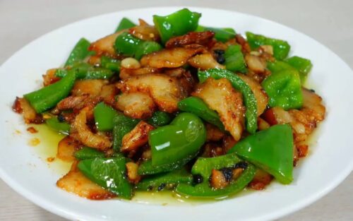 Thịt lợn xào ớt xanh