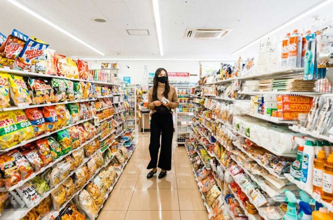 Bên trong cửa hàng Conbini Nhật Bản