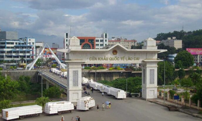 Vận chuyển tiểu ngạch qua cửa khẩu quốc tế