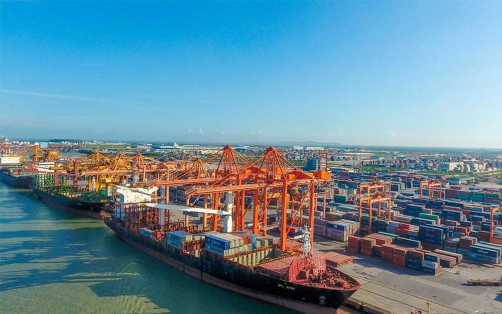 On Board Date là gì? Vai trò quan trọng trong vận tải quốc tế 4 Phụ phí SCS