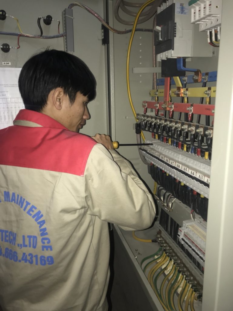 BẢO TRÌ KỸ THUẬT KHU CĂN HỘ TÒA NHÀ GOLDEN PALCE 10 453ae01fc68425da7c95 768x1024 1