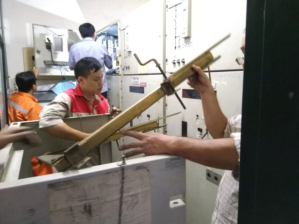 BẢO DƯỠNG, SỬA LỖI & LẮP ĐẶT HỆ THỐNG TỦ ĐIỆN TRUNG THẾ , RƠ LE BẢO VỆ, SỬ LÝ DÒ KHÍ SF6 3 IMG 20191117 093519 1024x768 1