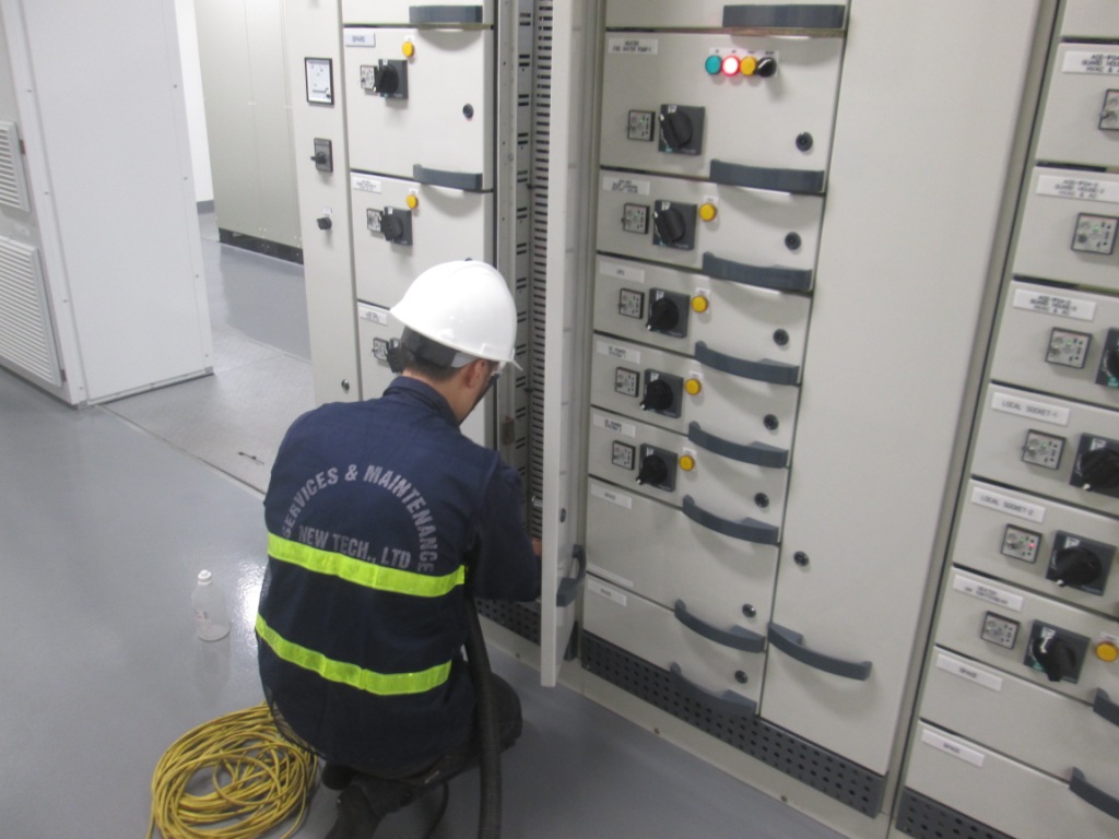 BẢO DƯỠNG, LẮP ĐẶT HỆ THỐNG TỦ ĐIỆN HẠ THẾ (ACB Schneider, Siemens, LS, ABB, Mitsubishi...) 7 IMG 3470