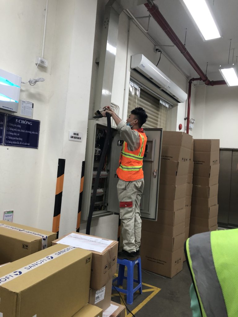 BẢO DƯỠNG, LẮP ĐẶT HỆ THỐNG TỦ ĐIỆN HẠ THẾ (ACB Schneider, Siemens, LS, ABB, Mitsubishi...) 12 z2179555996770 1beb0ce61665550ded9a4ddcf841068d 768x1024 1