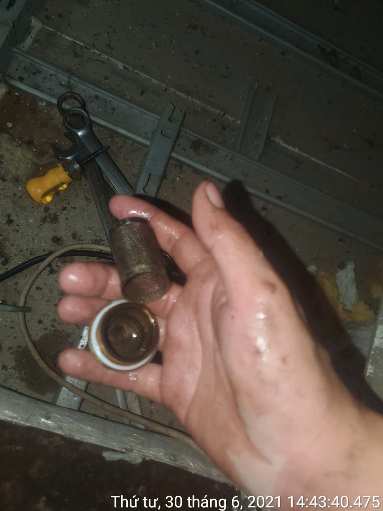 BẢO DƯỠNG, LẮP ĐẶT HỆ THỐNG ĐIỀU HÒA KHÔNG KHÍ 10 z2584910670333 ec3241d7f01dde46ea9f4e92e9d2107b 768x1024 1