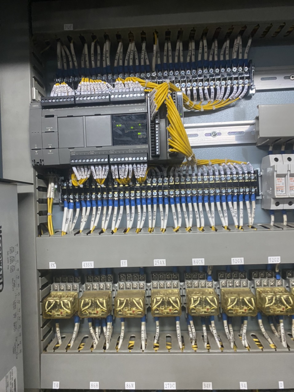 Thay thế cài đặt PLC cho hệ thống hòa đồng bộ máy phát điện Nikko Hotel 1 z3672481384196 209cc3a8178531e43a8e4e4b422ec238