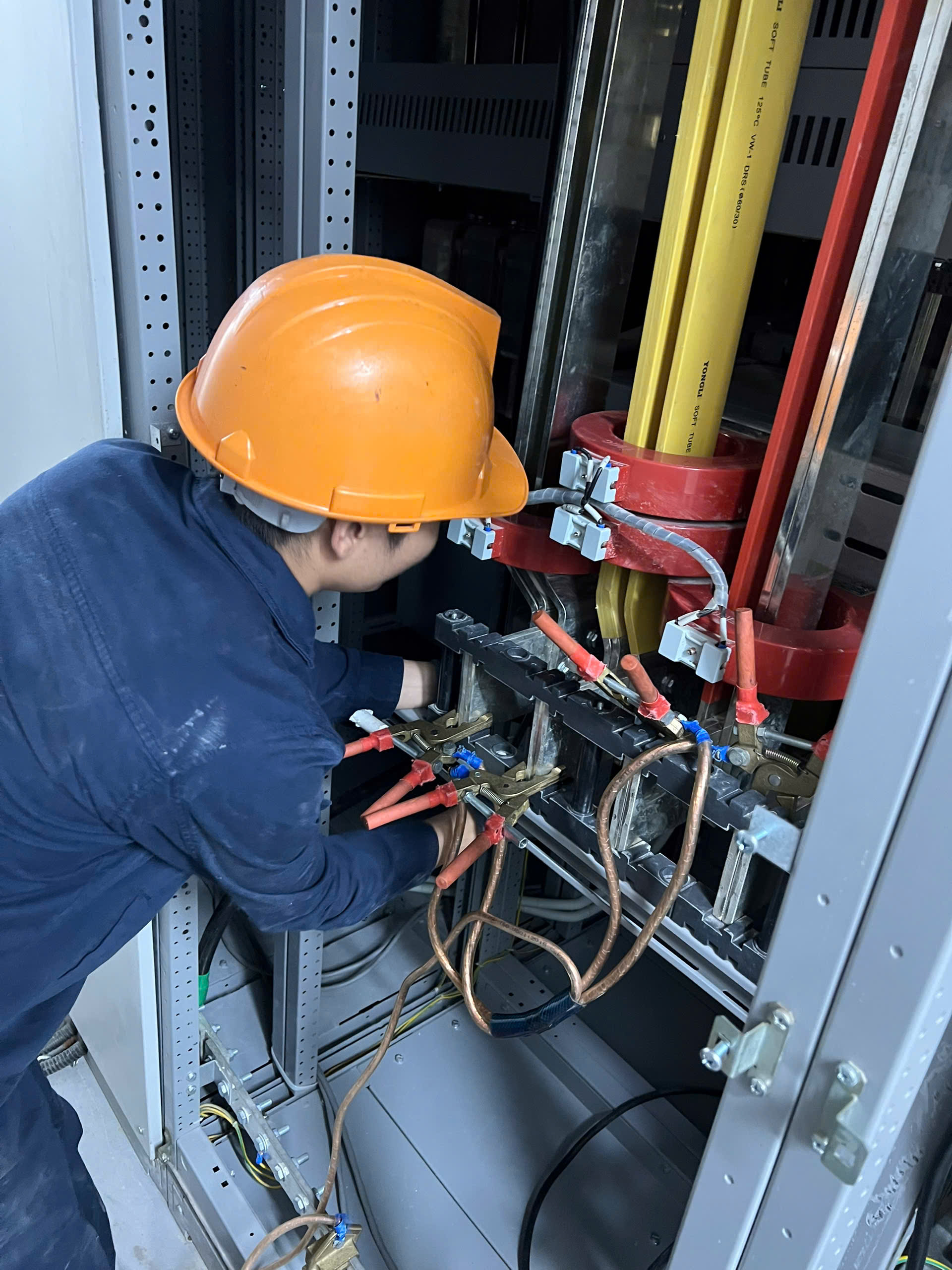 Bảo dưỡng hệ thống điện trung thế 29 Liễu Giai Building 9 z7599290244094 c72dbe454a6e23c716e6321c5b594674