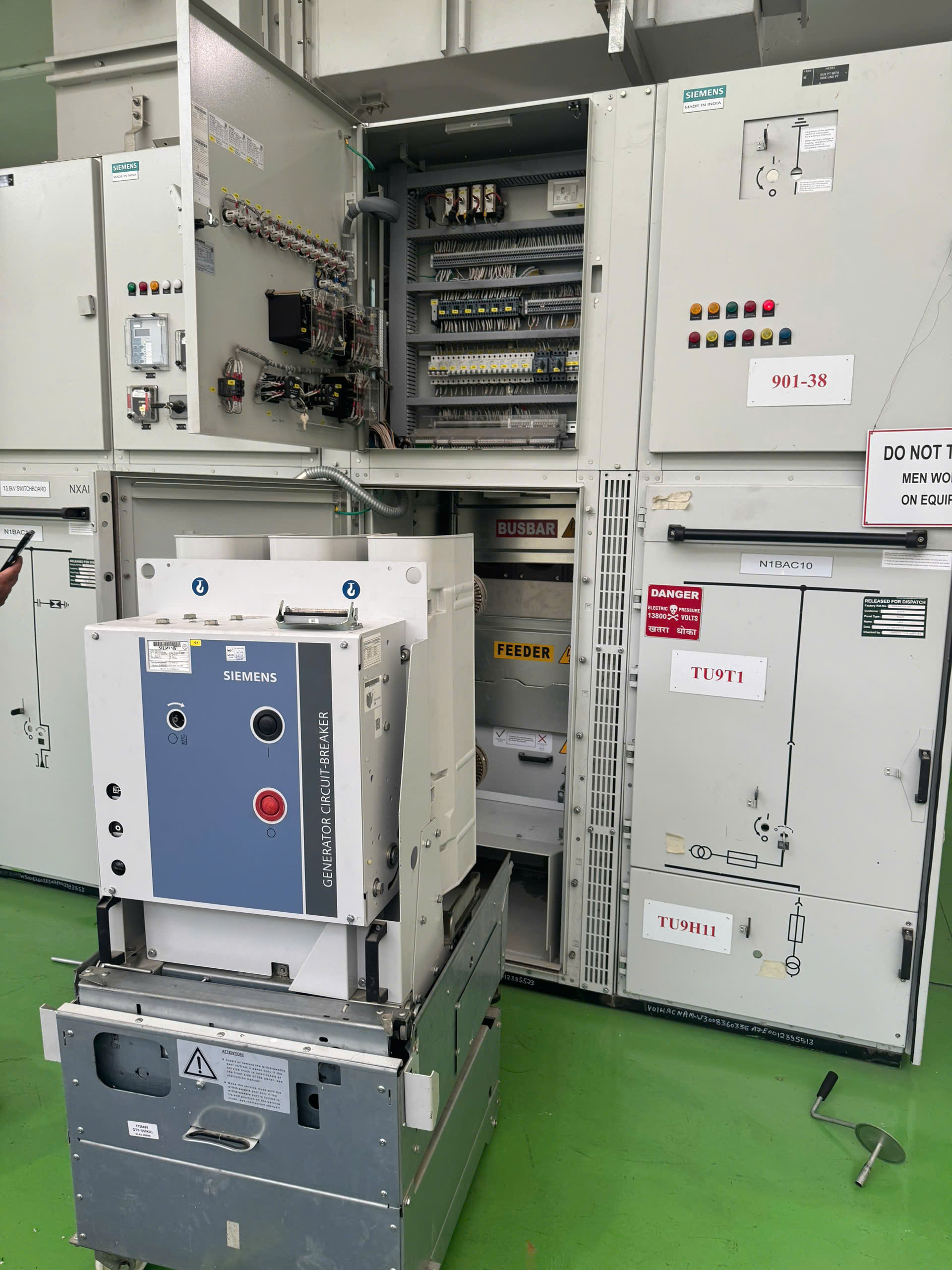 Bảo dưỡng sử lý lỗi tủ trung thế Siemens cho thủy điện Nam San 3 Lào 1 z7959368041063 ee3977846c31ada2332de85682ebd8da