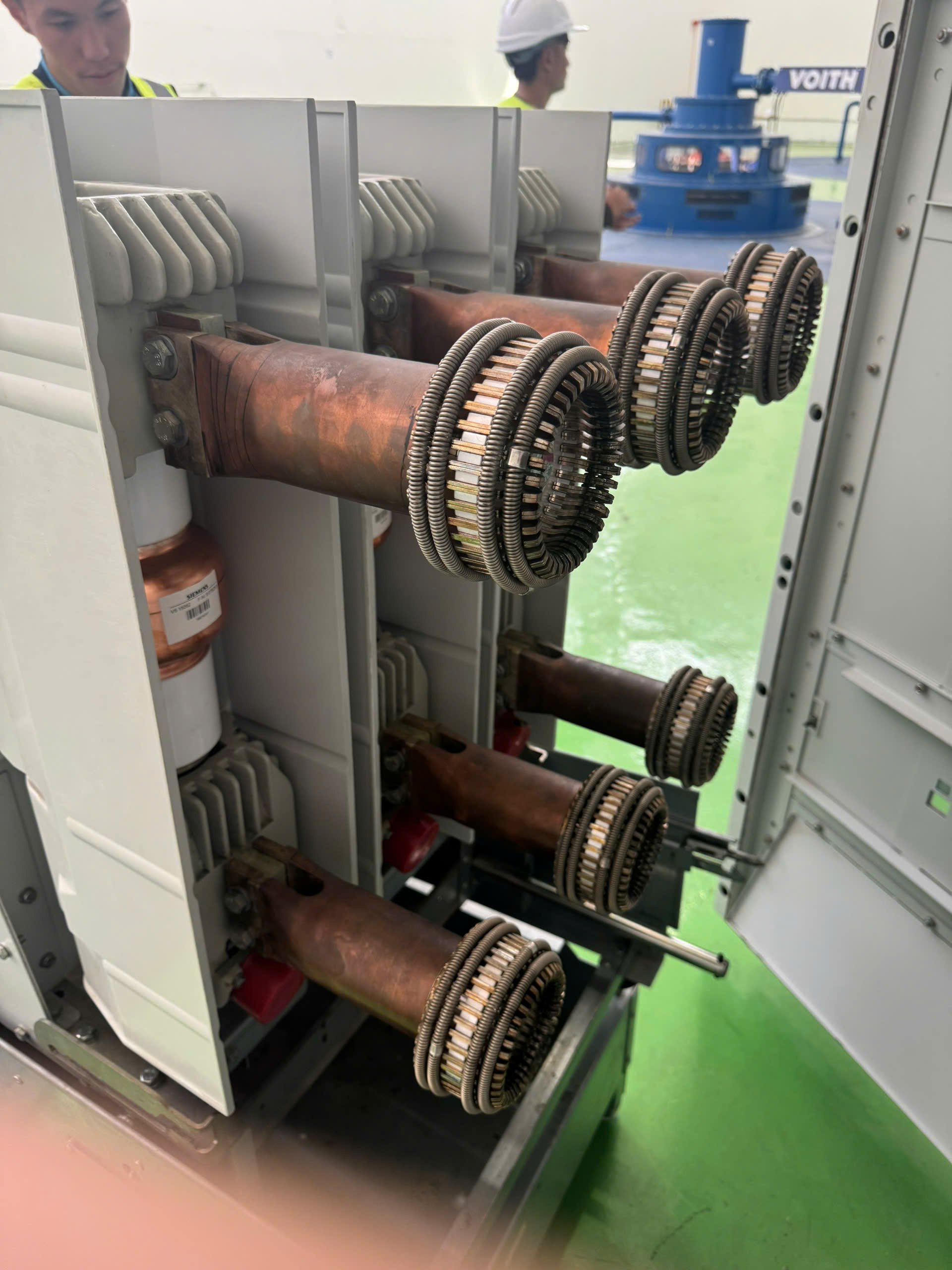 Bảo dưỡng sử lý lỗi tủ trung thế Siemens cho thủy điện Nam San 3 Lào 4 z7959368050915 aadc8f7d35f2d39a2951c9306247b23d