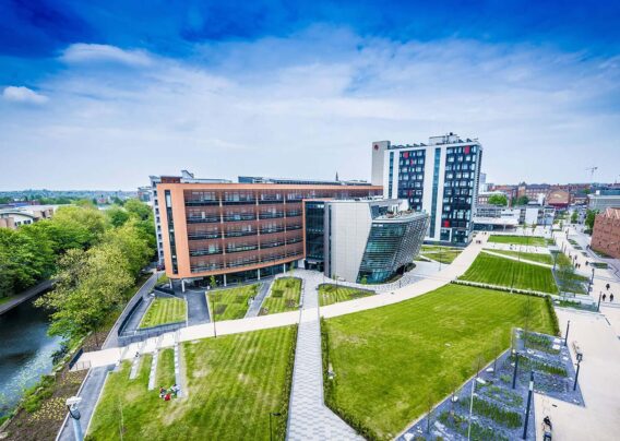 Khuôn viên trường De Montfort University