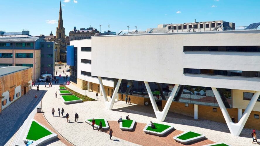 Khuôn viên trường đại học Huddersfield