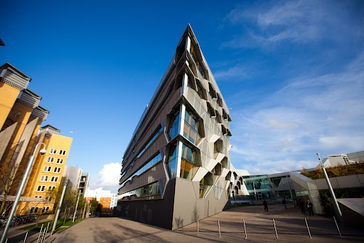 Khuôn viên trường đại học Coventry luôn tạo ra điểm nhấn của chính mình