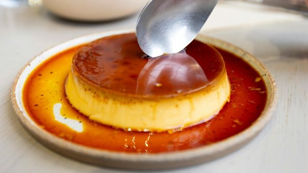 Làm bánh caramen tại nhà