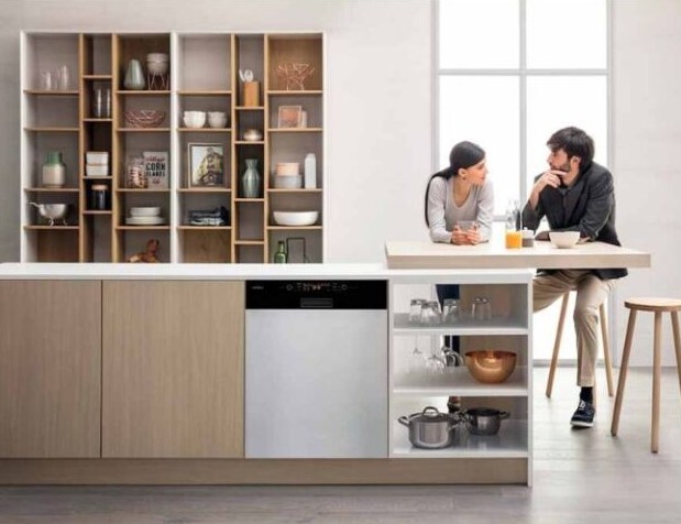 Máy rửa chén bán âm Hefele