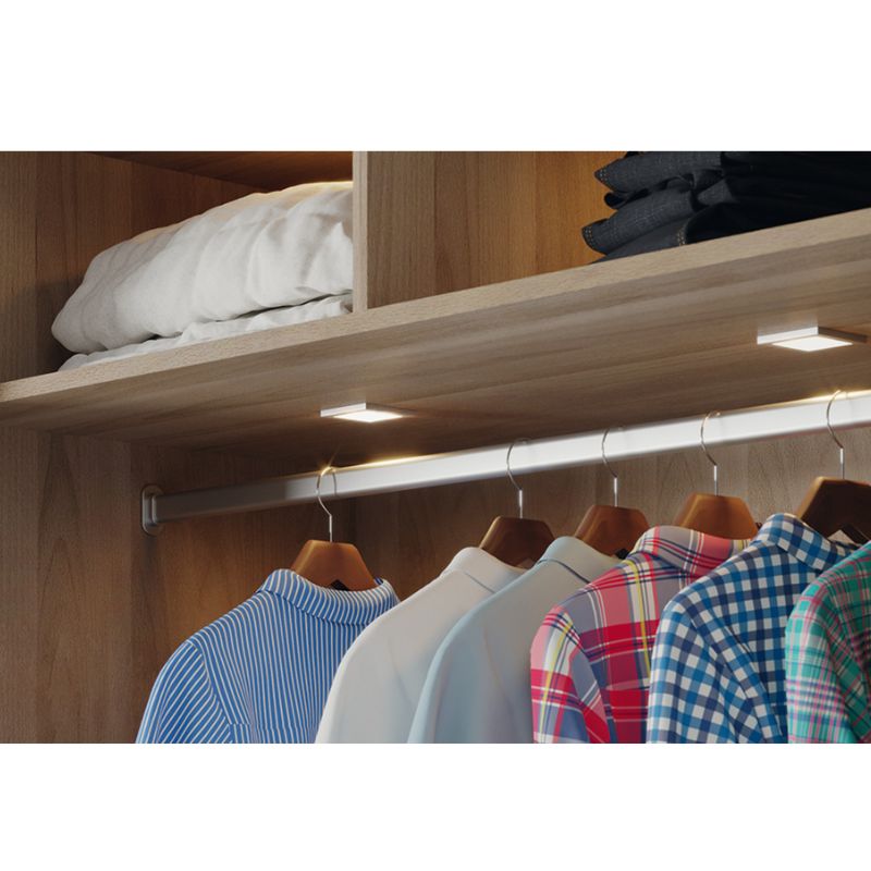 Ảnh thực tế đèn Led chiếu 3036 Hệ 24V Hafele 833.77.181 Ảnh thực tế đèn Led chiếu 3036 Hệ 24V Hafele 833.77.181