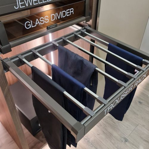 Giá treo quần 600mm Hafele 807.95.121 3 Hình ảnh giá treo quần 600mm Hafele 807.95.121
