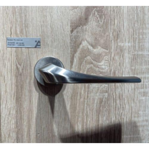 Tay nắm gạt có nắp che T6 Hafele 901.99.582 3 Ảnh thực tế tay nắm gạt có nắp che T6 Hafele 901.99.582