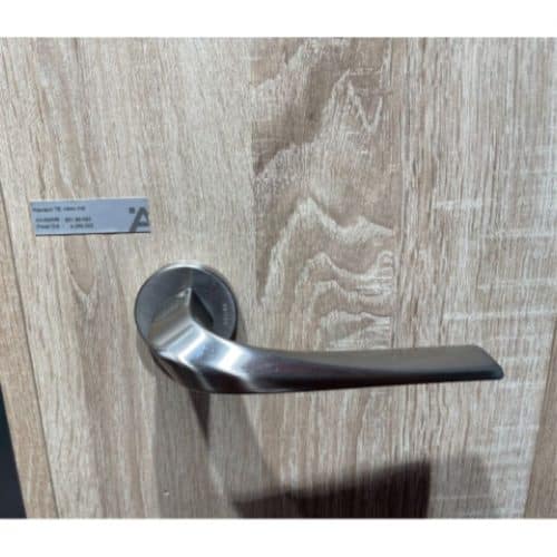 Tay nắm gạt có nắp che T6 Hafele 901.99.582 4 Ảnh thực tế tay nắm gạt có nắp che T6 Hafele 901.99.582