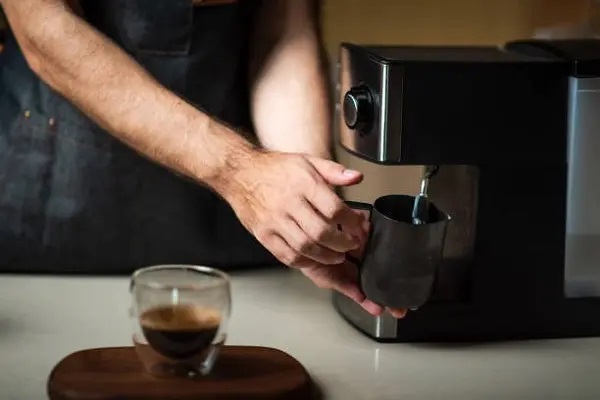 Máy pha cà phê Häfele có tốt không? 3 máy pha cafe Häfele dễ dàng thao tác