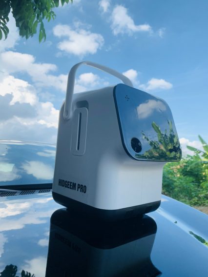 Mua Máy Tạo Oxy Chính Hãng Tại Cát Linh Hà Đông 9 Kiểu dáng máy tạo oxy Hidgeem Pro được thiết kế nhỏ gọn, thông minh không chiếm nhiều diện tích, được sử dụng ngay tại nhà, phòng khám, bệnh viện.