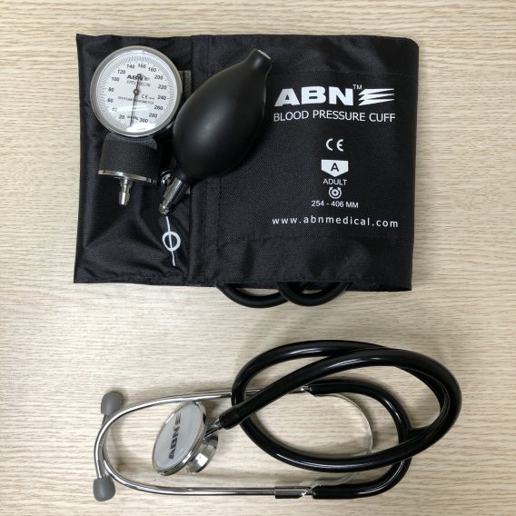 Bộ máy đo huyết áp cơ ABN Màu Đen gồm hộp đựng, túi bảo quản cao cấp, đồng hồ quả bóp và bao đo huyết áp