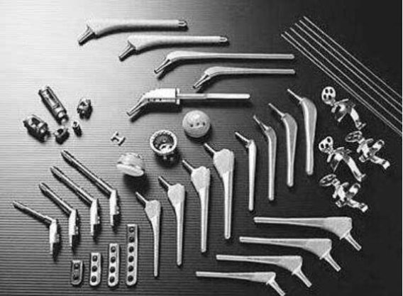 Cấy Ghép Xương Titan Vào Cơ Thể 11 z7055192556475 98c3c88da01c1744a08b8a1765c7dbd9