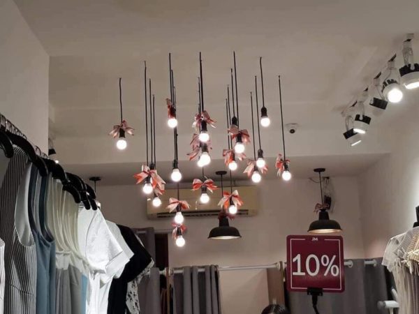 Đèn thả trang trí đẹp quá phù hợp shop nail, quần áo, trà sữa...