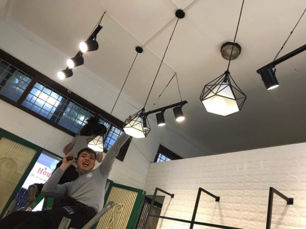 Xen kẽ giữa các đèn