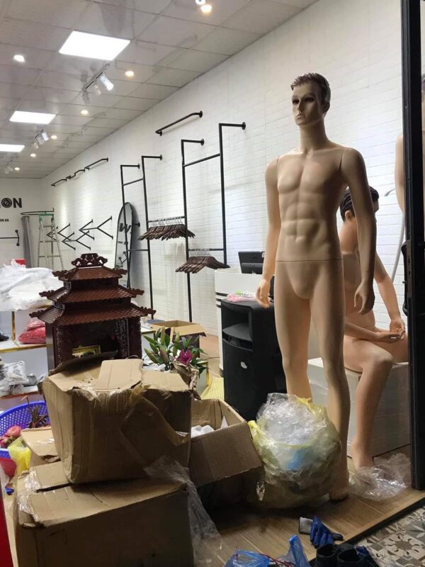 Mẫu shop nam nữ đơn giản tiết kiệm chi phí