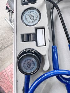 ỐNG NGHE HIPPOCRATES MÀU XANH NAVY – GIÁ SINH VIÊN, CHẤT LƯỢNG BÁC SĨ