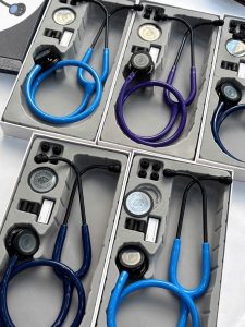 ỐNG NGHE HIPPOCRATES MÀU XANH NAVY – GIÁ SINH VIÊN, CHẤT LƯỢNG BÁC SĨ