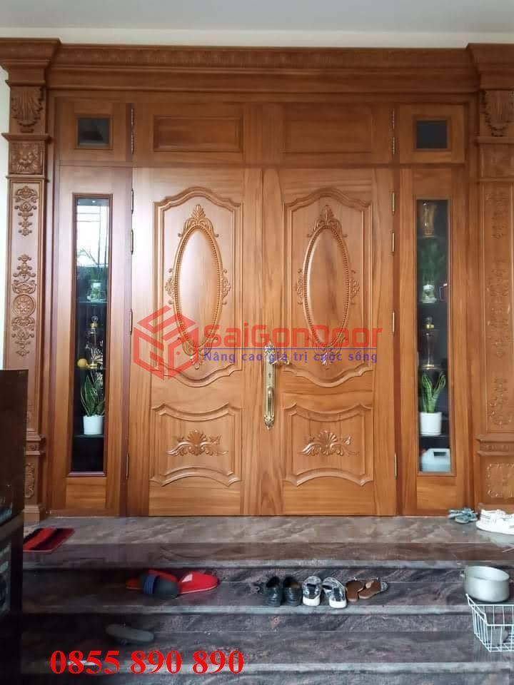 Cửa gỗ tự nhiên hot nhất 2024